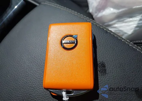 2023 Volvo Xc40 B5 Ultimate Dark Theme from USA, damaged, VIN YV4L12UX1P2047630